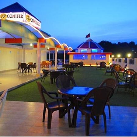 Treebo Trend Gk Conifer Hotel Dharamszala Kültér fotó