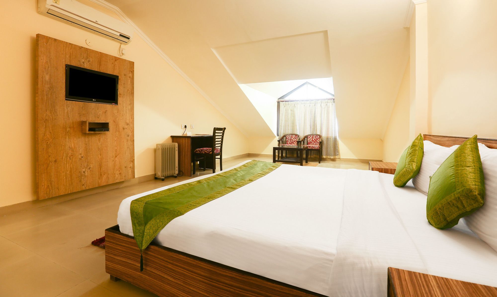 Treebo Trend Gk Conifer Hotel Dharamszala Kültér fotó