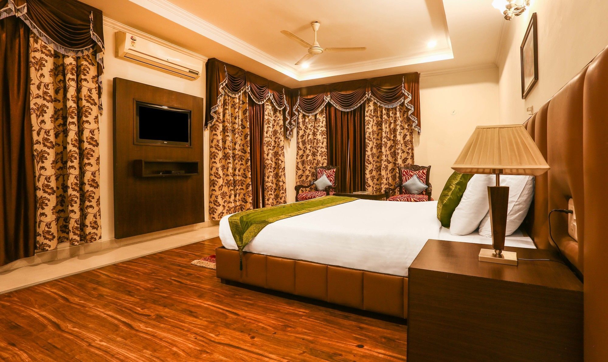 Treebo Trend Gk Conifer Hotel Dharamszala Kültér fotó