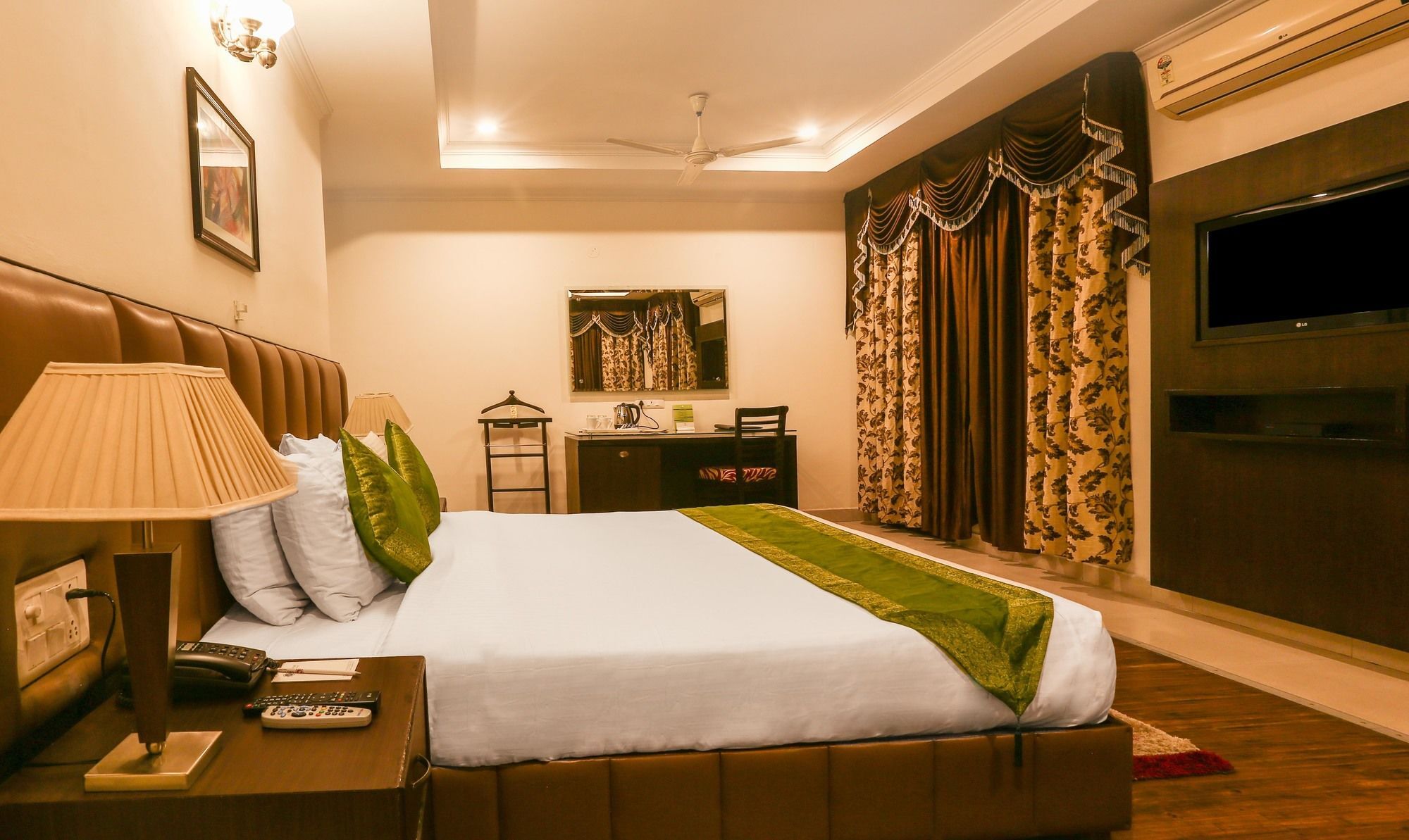 Treebo Trend Gk Conifer Hotel Dharamszala Kültér fotó